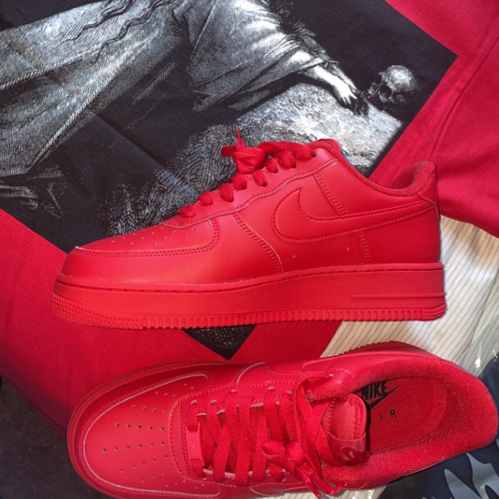 NIKE AIR FORCE 1 '07 LV8 (Red)